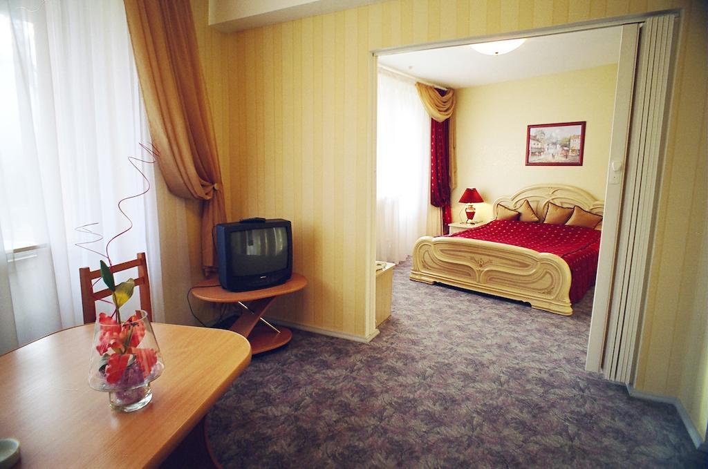 Hotel Maski Petrozavodsk Bagian luar foto